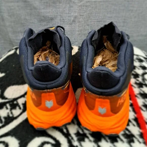 %Hoka Speedgoat 5 Shoes - Men Size 7, Women 8.5 / A 43 - Picture 4 of 13